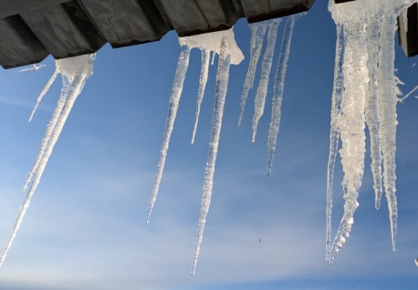 今季最強寒波到来？！気温-4℃で水道管が凍結する理由と対策～2025年版～